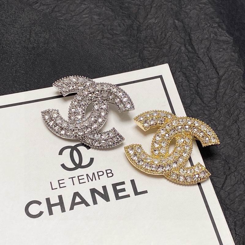 Chanel Brooch 09yxs37